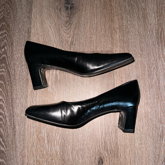 Vintage Easy Spirit Anti Gravity Square Toe Pumps - Picture 4 of 6
